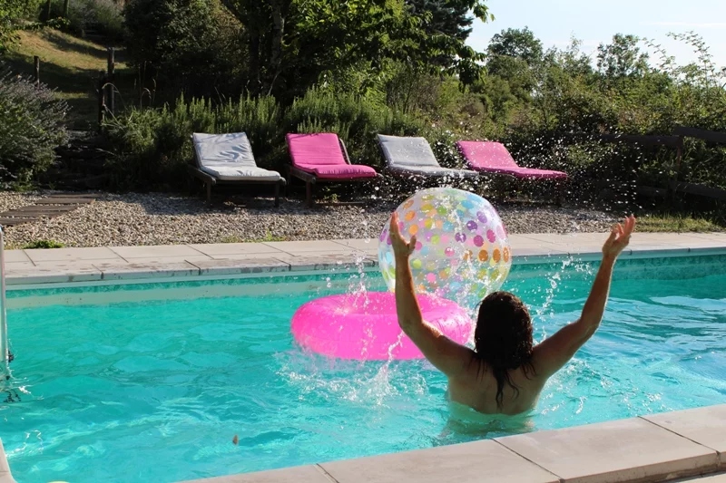 Gîte de caractère en Ardèche avec piscine privée : La Bergerie au Vallon des Étoiles, détente et nature